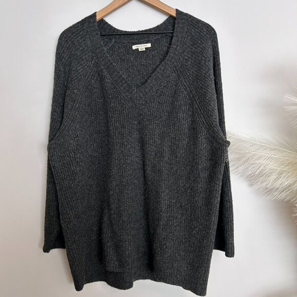 American Eagle V-Neck Oversized Sweater - Picture 1 of 9